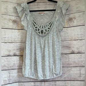 🤎3/$10 Gray Blouse Size Medium